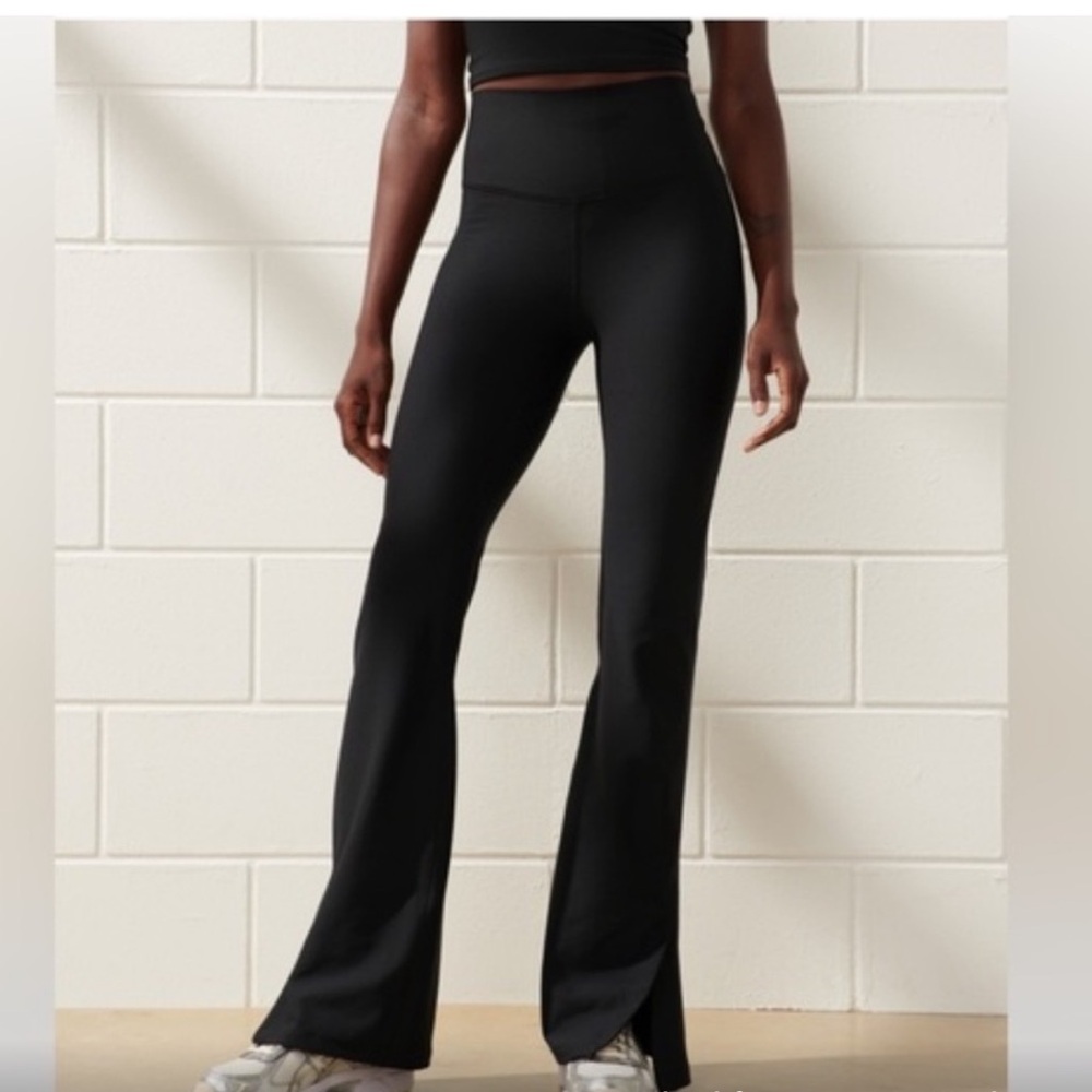 Abercrombie YPB sculptlux split hem flare leggings